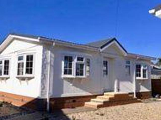 House for sale in Luton