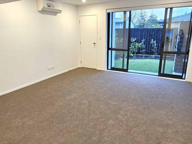 Townhouse for rent in Birkdale, Kaipātiki