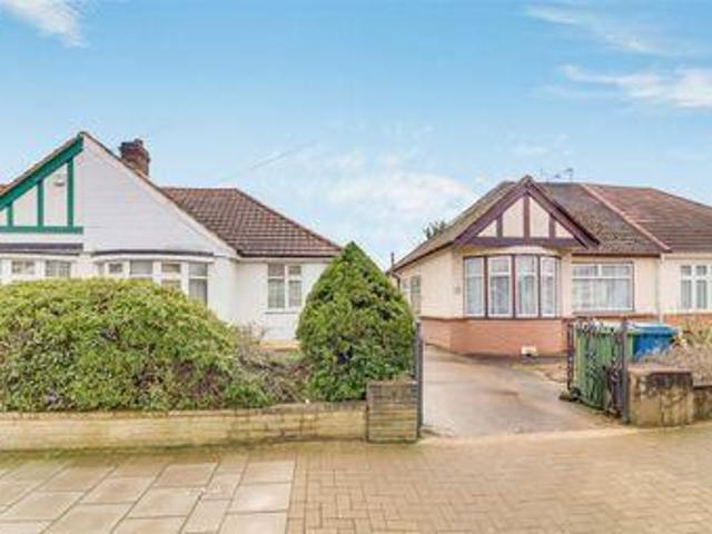 House for sale in Little Stanmore, Greater London