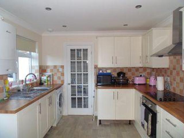 House for rent in Heol-las, Surrey