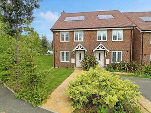 House for rent in Perryfields, West Sussex