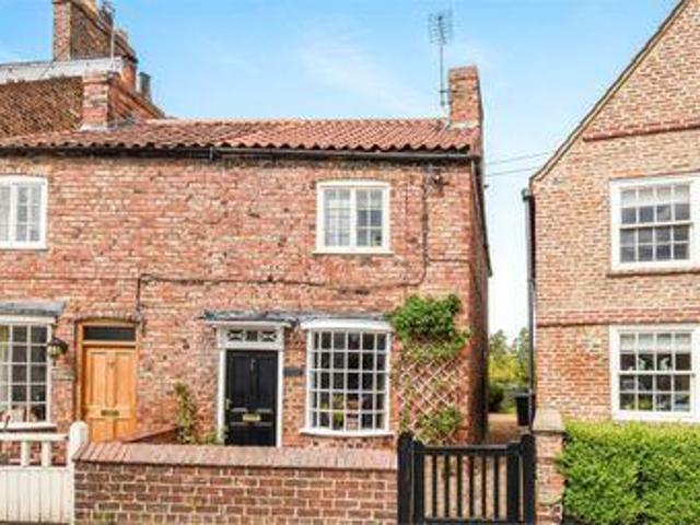 House for sale in High Field, York