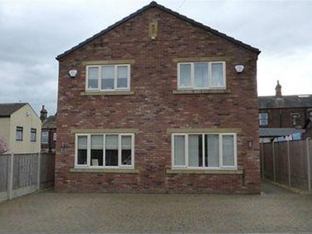 House for sale in Mirfield, West Yorkshire