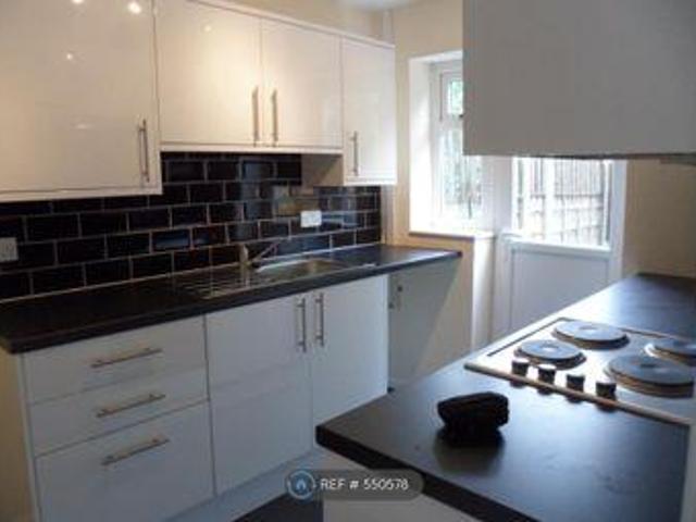 House for rent in Charlesworth, East Midlands
