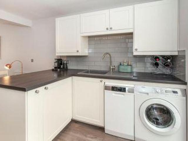 House for rent in Row Town, Surrey