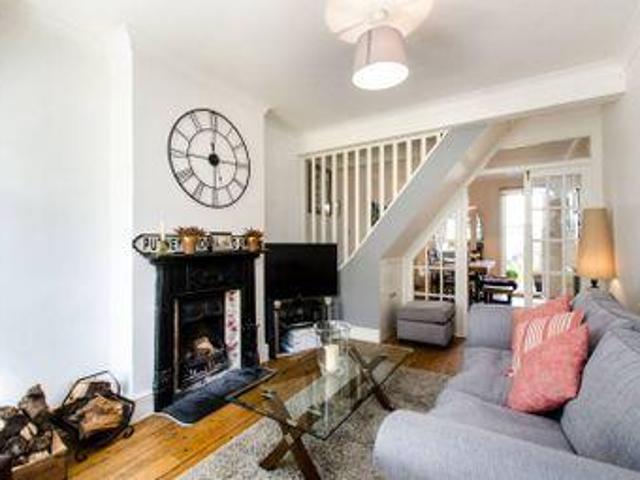 House for rent in Surrey