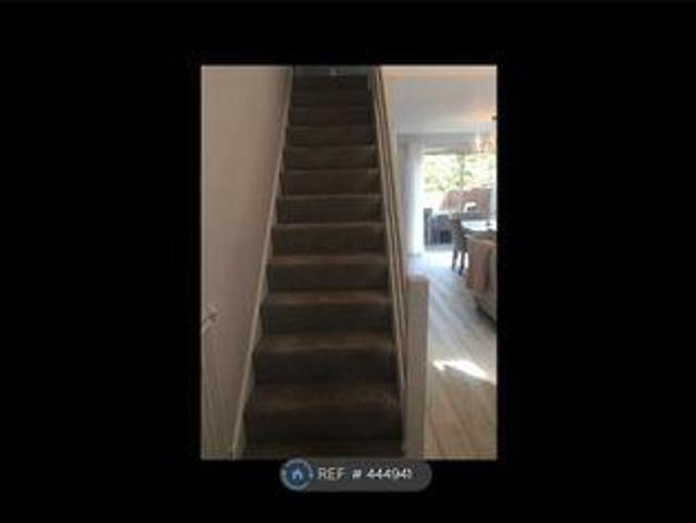 House for rent in Surrey