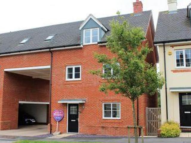 House for sale in Fleet, Hart