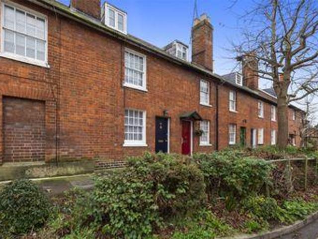 House for sale in Pachesham Park, Surrey