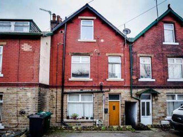 House for sale in Huddersfield, West Yorkshire