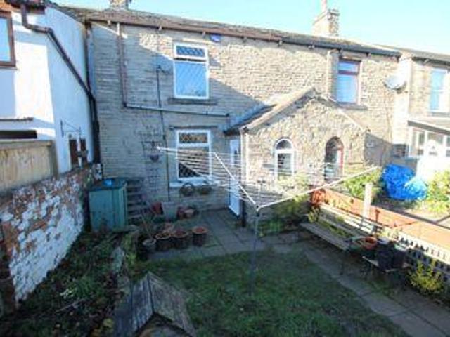 House for sale in Huddersfield, West Yorkshire