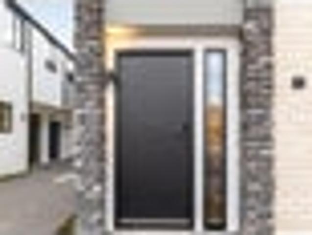 Townhouse for sale in Addington, Canterbury