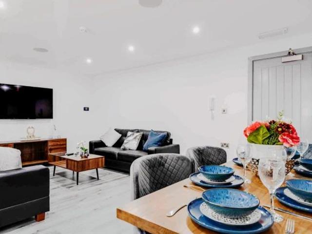 Apartment for rent in Calderstones