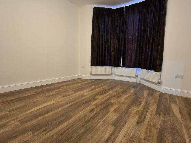 Apartment for rent in Upton, Greater London