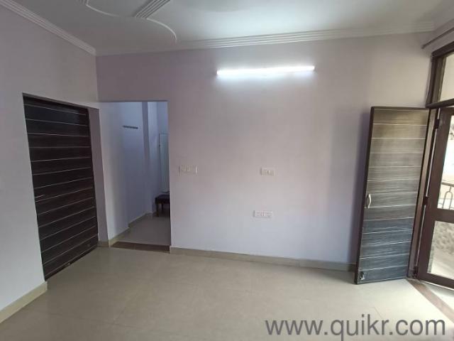 Property for rent in Deri