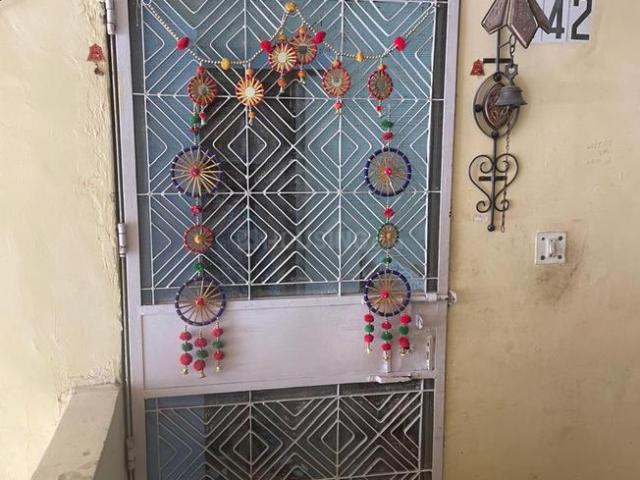 Flat for rent in North West Delhi, Deri