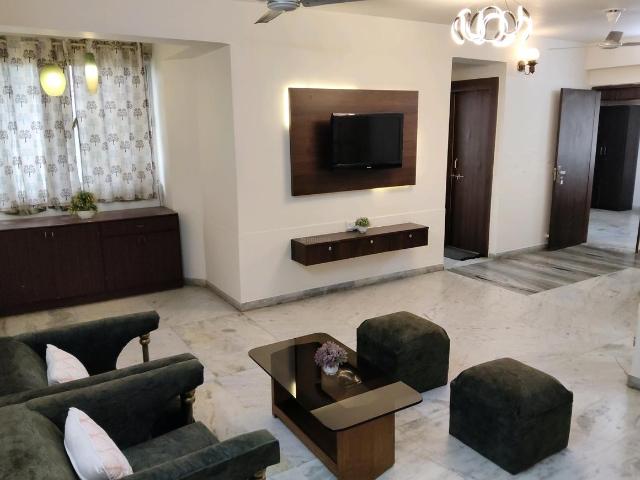 Flat for rent in Bodakdev, Ahmedabad