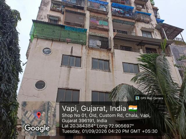Flat for rent in Vapi, Valsad