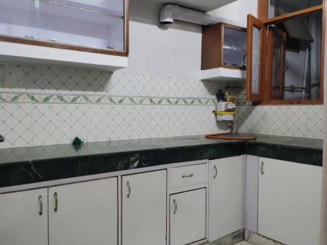 Flat for rent in South Delhi, Deri