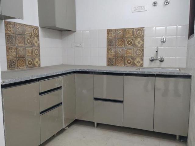Flat for rent in South Delhi, Deri