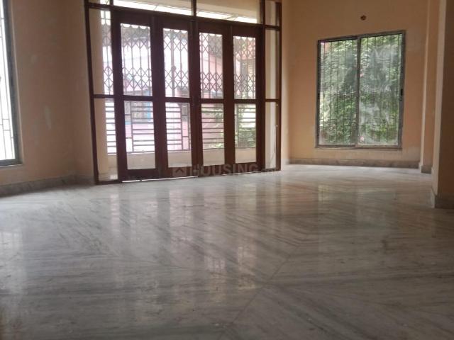 Flat for sale in Dhakuria, Kolkata