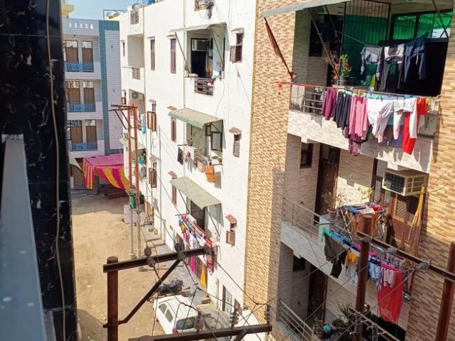 Flat for sale in North East Delhi, Deri