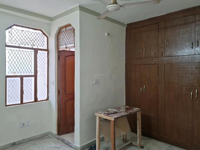 Flat for rent in Mohan Garden, Delhi