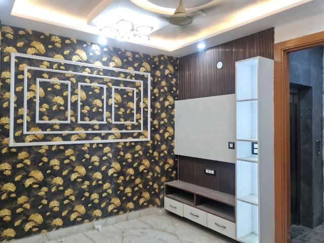 Flat for sale in West Delhi, Deri