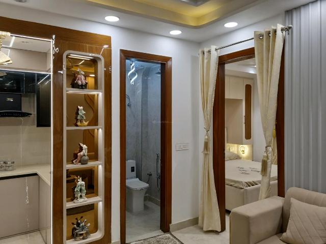 Flat for sale in West Delhi, Deri
