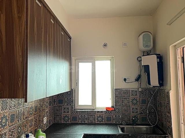 Flat for rent in Noida