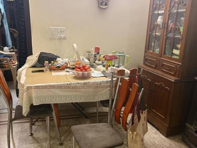 Flat for sale in West Delhi, Deri