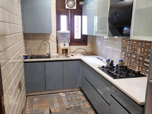 Flat for rent in South Delhi, Deri