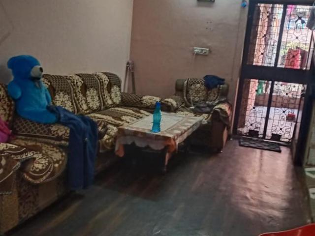 Flat for sale in North Delhi, Deri