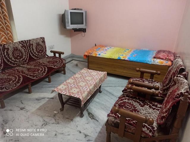 Flat for rent in West Delhi, Deri