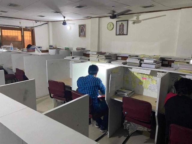 Flat for rent in South Delhi, Deri
