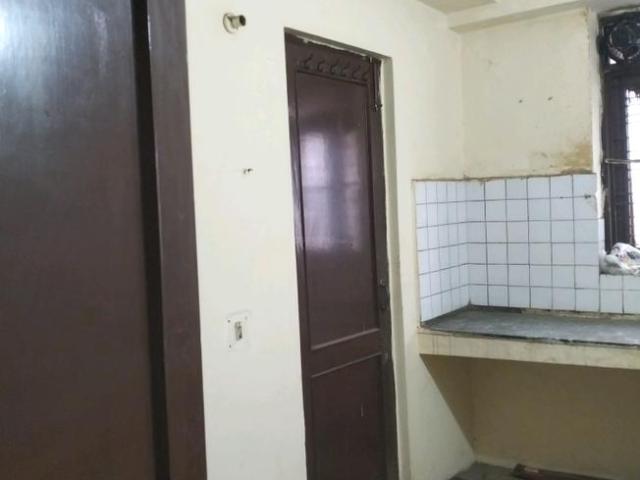 Flat for rent in Karol Bagh, Delhi