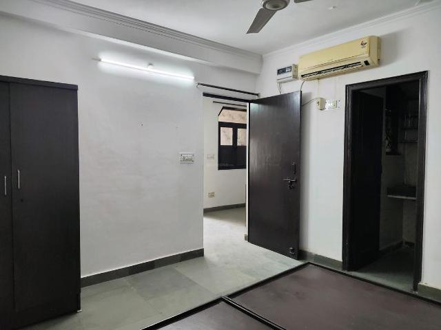 Flat for rent in South Delhi, Deri