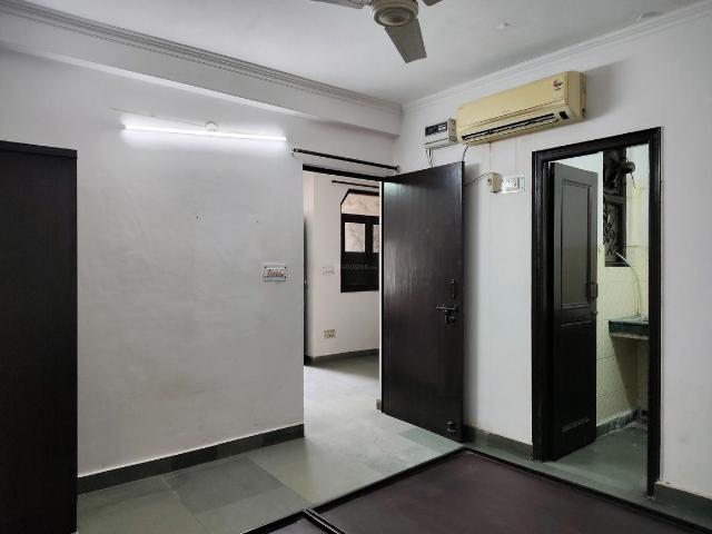 Flat for rent in South Delhi, Deri