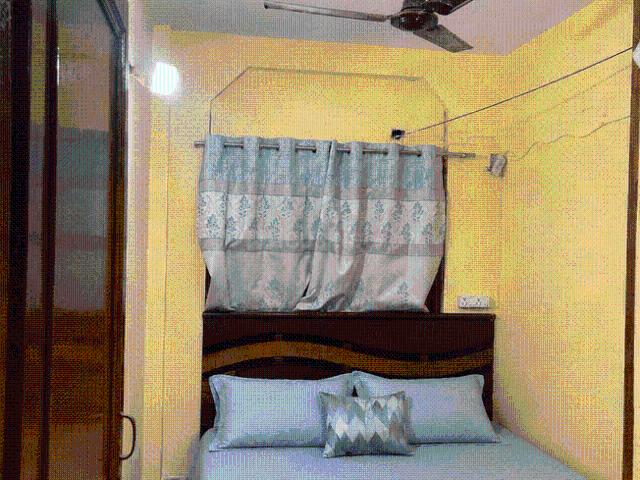Flat for rent in South Delhi, Deri
