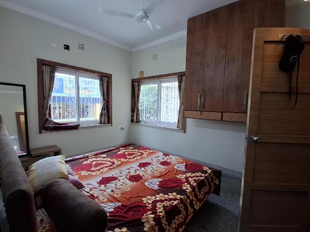 Flat for rent in Calcutta, West Bengal