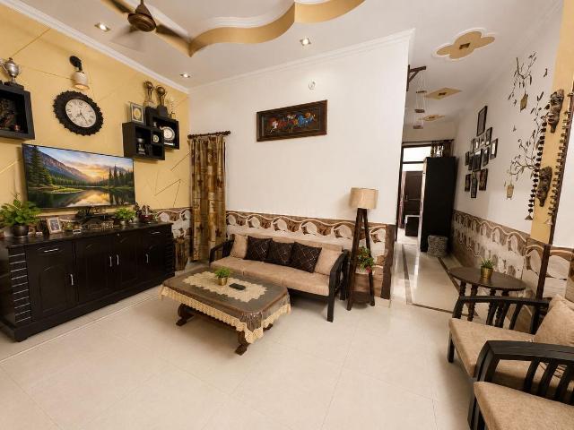 Flat for rent in East Delhi, Deri