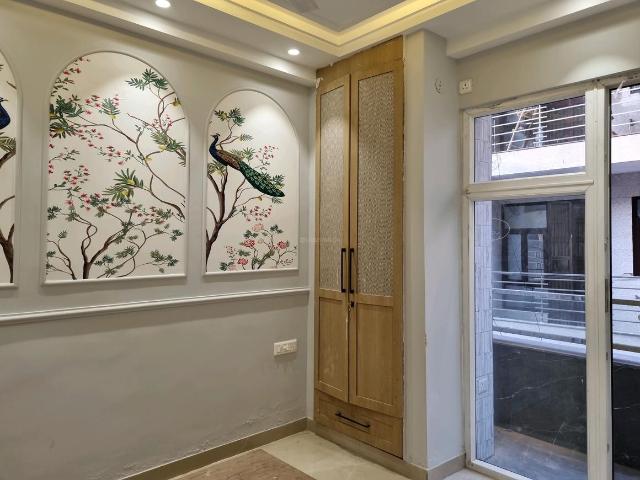 Flat for sale in South West Delhi, Deri