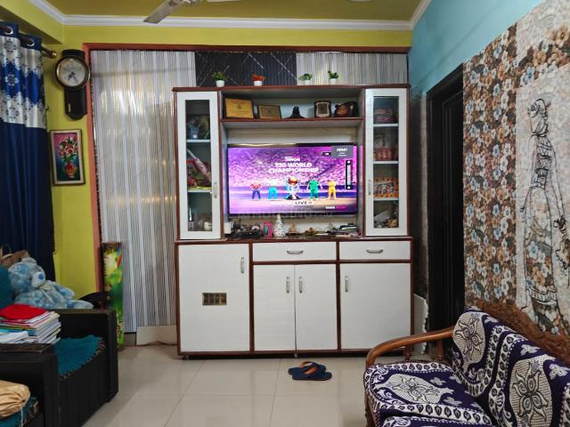 Flat for sale in South West Delhi, Deri