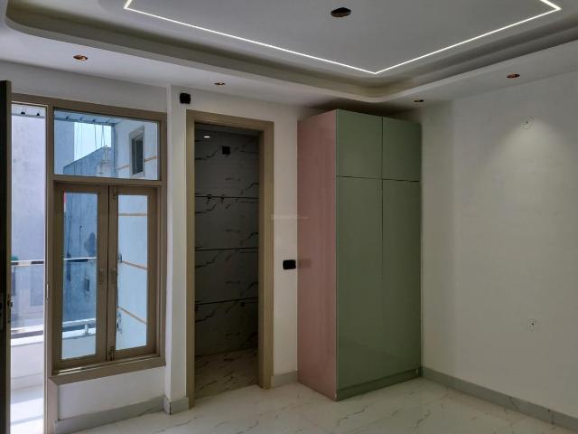 Flat for sale in Mahavir Enclave, Delhi