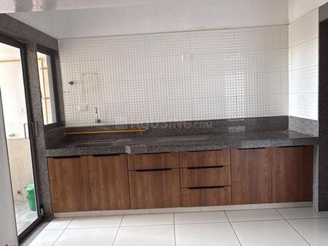 Flat for rent in Sarkhej, Gujarat