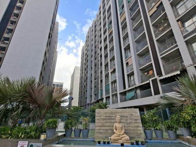 Flat for rent in Sarkhej, Gujarat