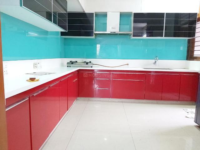 Flat for rent in Sarkhej, Gujarat
