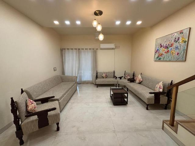 Flat for rent in South Delhi, Deri
