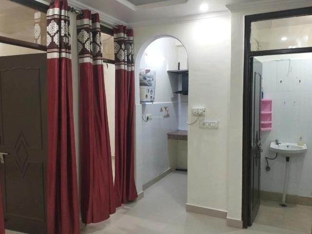 Flat for rent in East Delhi, Deri