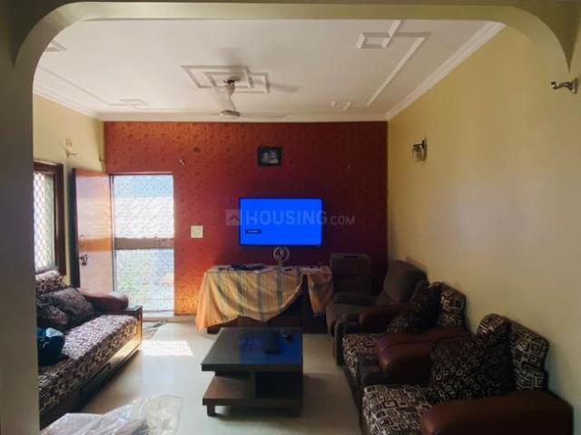 Flat for rent in East Delhi, Deri